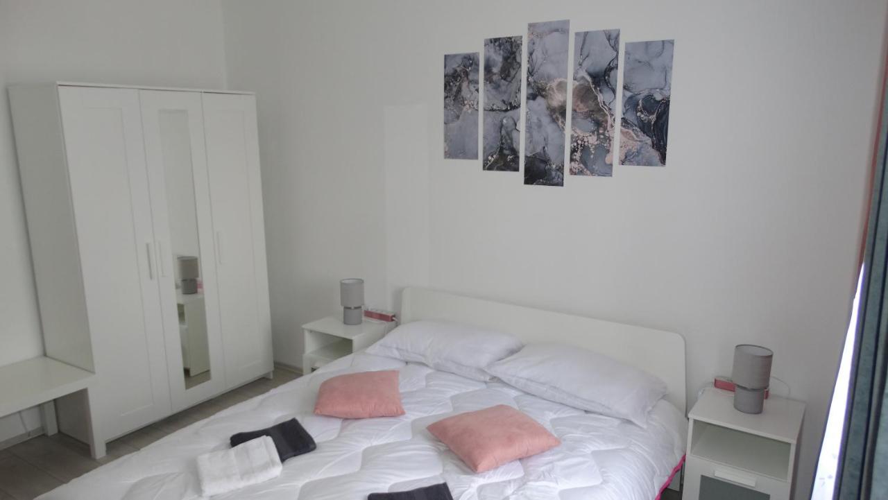 Almar Apartment Jusici Esterno foto