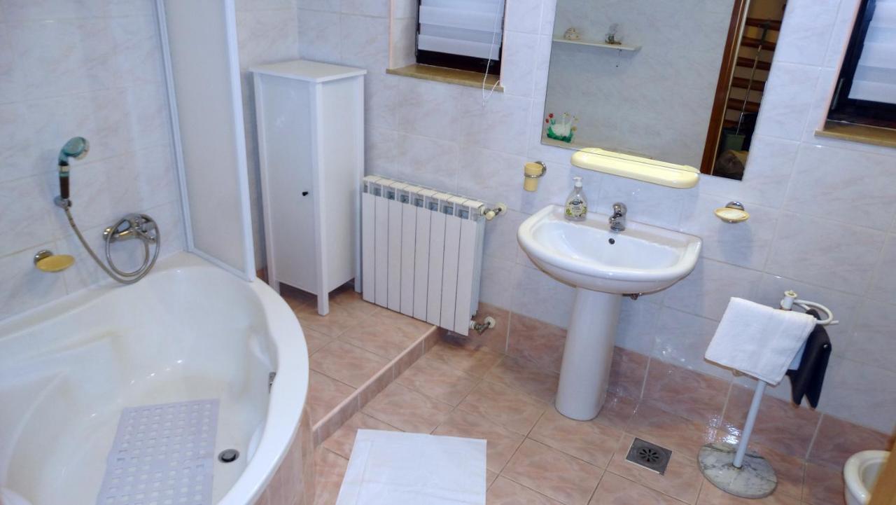 Almar Apartment Jusici Esterno foto